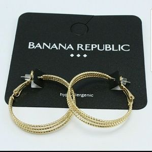 BANANA REPUBLIC MULTI HOOP EARRINGS